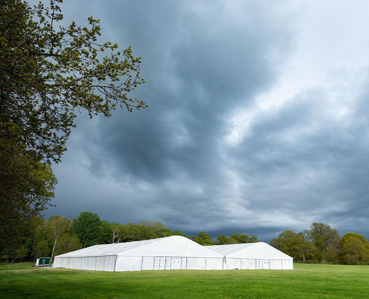 Temporary changing room structure