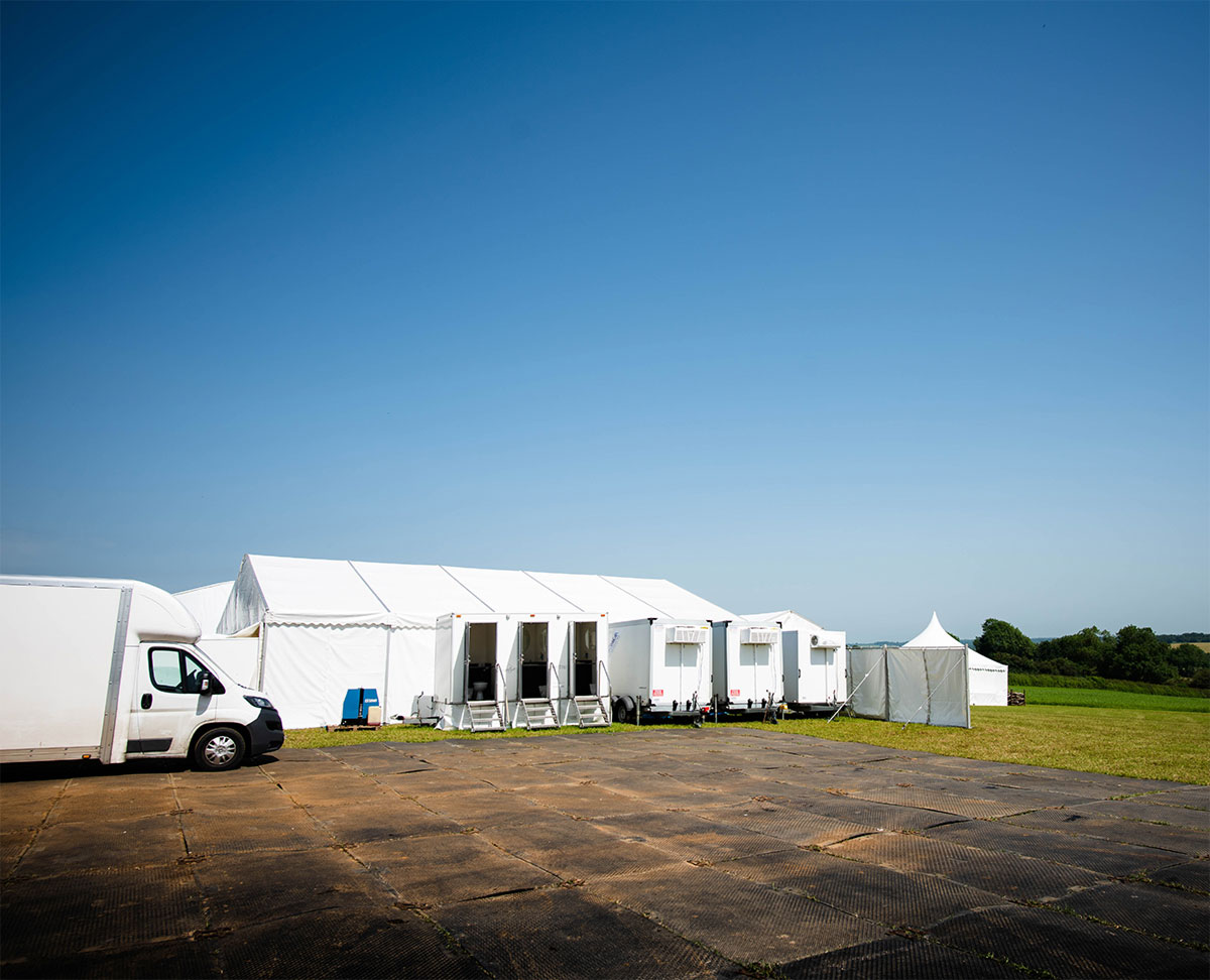 track around a marquee